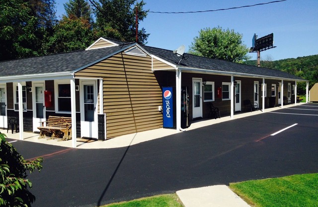 The New Lantern Motel