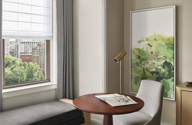 The Newbury Boston, 2 Park View 2 Queen Beds!