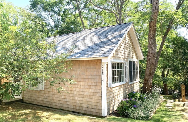 “The North Star”-charming cottage by beautiful bay beaches