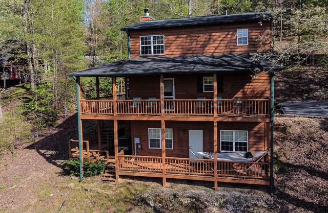 The Northwoods Nook mountain views plenty of outdoor activities close by