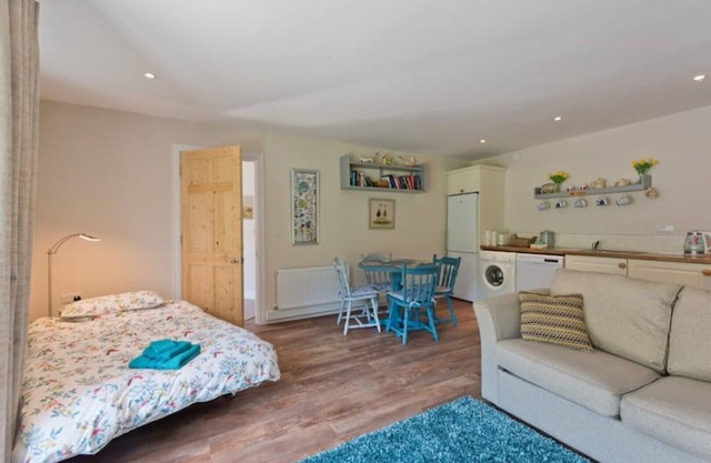 The Oaks Secluded Cosy Cottage near Ashford