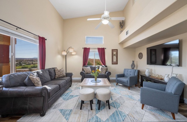 The Oasis - Golf - Pool - Hot Tub - Condo with a View.