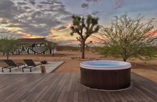 The Ocotillo - Secluded Stargazing, Hot Tub, Pool, Hiking + Stunning Views!