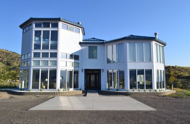 Das Octagon House mit herrlichem Panoramablick auf die Berge