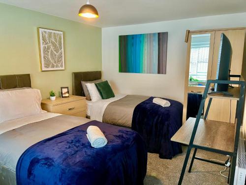 The Old Chapel - Entire luxury flat, parking, wi-fi, long stays, business & families