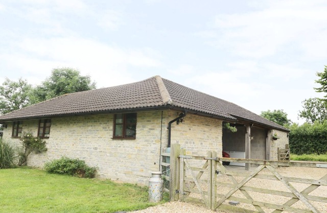 DIE ALTE ZIEGE BARN AN TROUT COTTAGE in Somerton, Ref. 977228