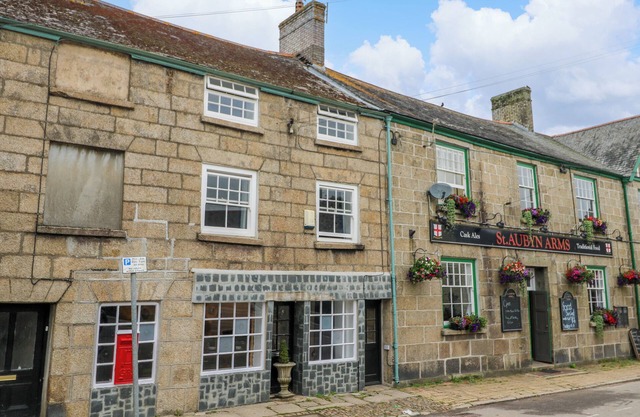 THE OLD POST OFFICE, pet friendly, with open fire in Praze-An-Beeble