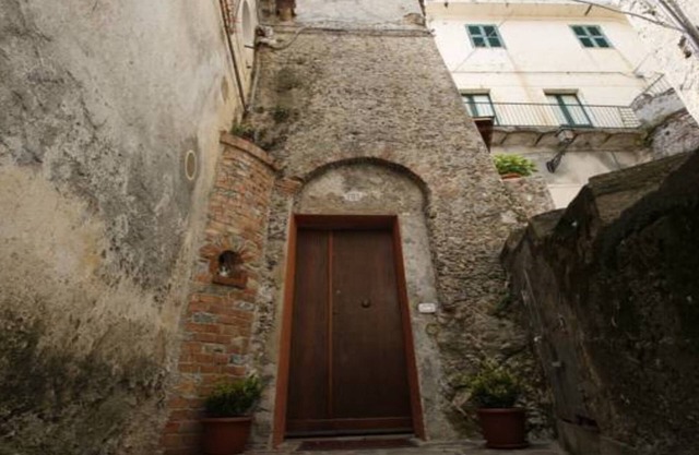 The Old Tower Elegantes Cottage im traditionellen Stil in der Altstadt.
