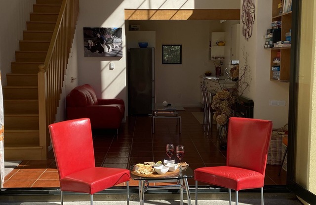 THE OLIVE BRANCH VILLA - Landaufenthalt, warmes Frühstück inklusive
