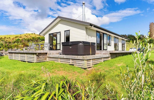 The Olive Hut - Mangawhai Holiday Home