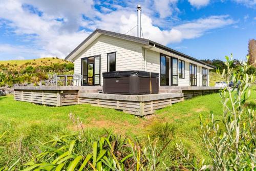 The Olive Hut - Mangawhai Holiday Home