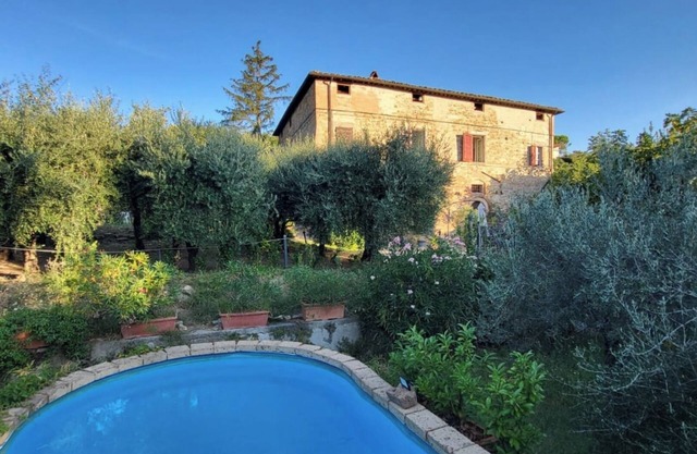 Die Olivella, ehemaligen Pfarrhaus von 1600 Olivenbäumen und Kräutern mit Pool