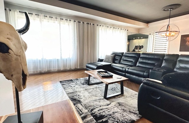 The only condo in town: Billiard room / Sauna