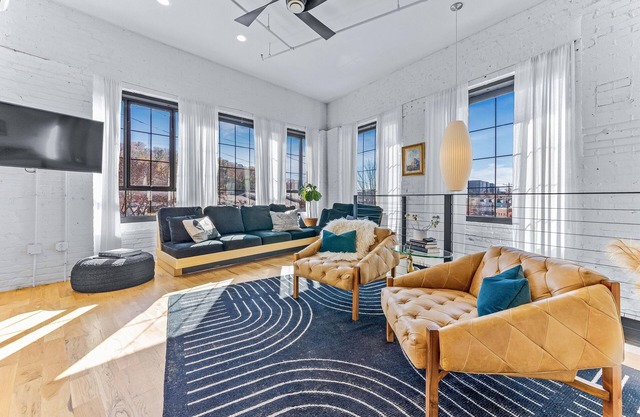 Wanderlust Lofts: Der Opal, Downtown Urban Retreat