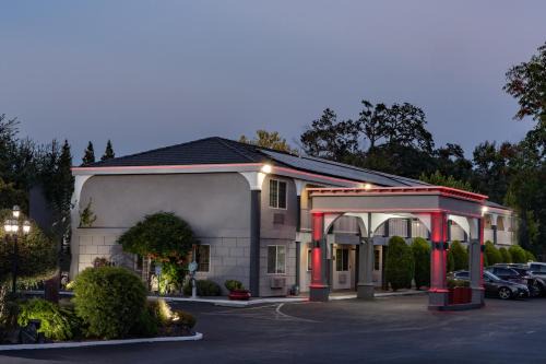 The Orchard Hotel - Ukiah Winecountry