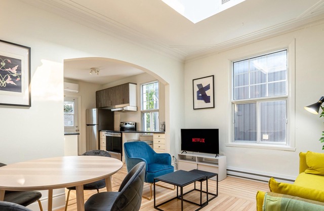 The Orchid | Office | WIFI | TV | Balcony | Park