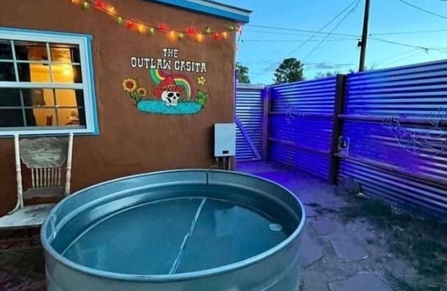 THE OUTLAW CASITA: A Private Pet Friendly Tiny Home w/Hot Springs