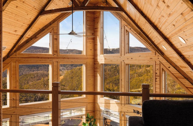 The Overlook Lodge - Exclusive 5BR Luxury Retreat with Panoramic Views