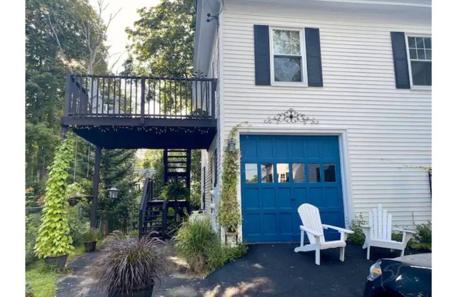 The OverNight Library ~ 1/2 mile off I-95