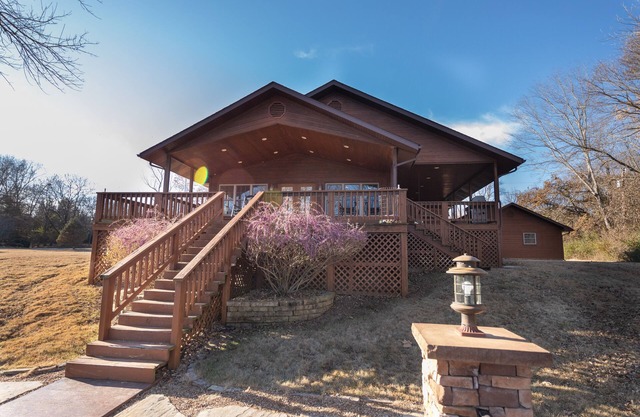 Das Ozark Chalet - Rileys Outfitter