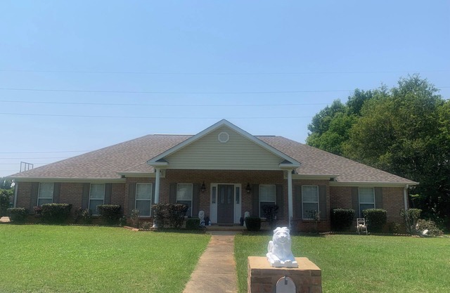 The Palace at the Hampton is Charming and Spacious 4-bedroom house in Tuscaloosa