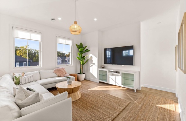 The Palms Beach House! 7 BDRM 5 BA