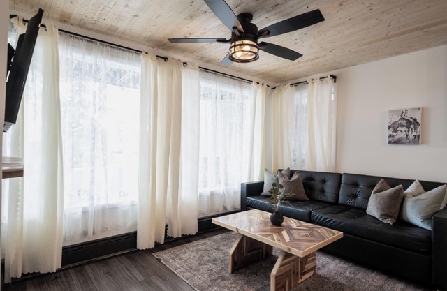 Charming Carriage House