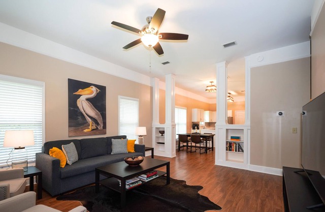 The Pelican House | 2-bedroom in Hartsville w/King Bed!