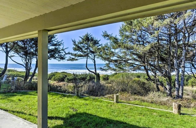The Pelican! Private, Beach Access! Fun for the whole family! Perfect Vacation!