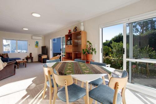 The Peninsula Riverside Abode with Garden Views