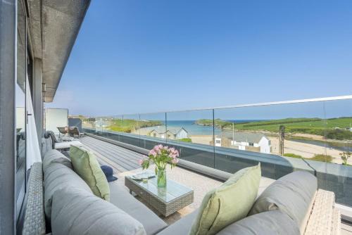 The Penthouse, Oasis Sands