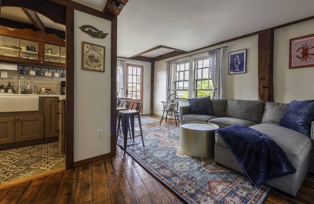 The Perch – Elevated Harbor Views in Rockport