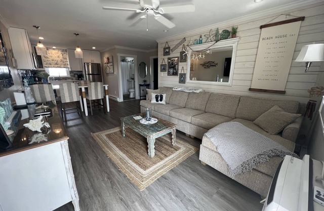 The perfect beach retreat - walking distance to beach and Sunset Lake