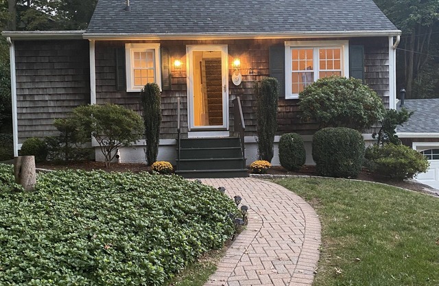 The perfect New England getaway only a 10 minute walk to downtown!