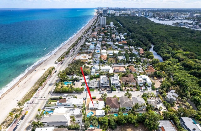 The perfect Vacation next to the Ocean in the heart of Fort Lauderdale Beach.