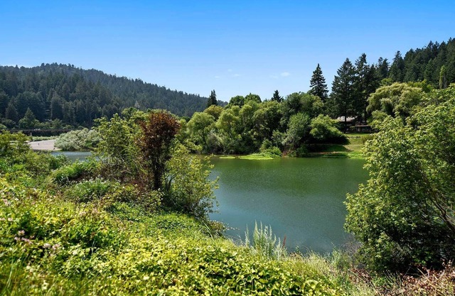 Hervorragend für Familien! Gehen Sie zum Fluss, Restaurants. Spielplatz und mehr