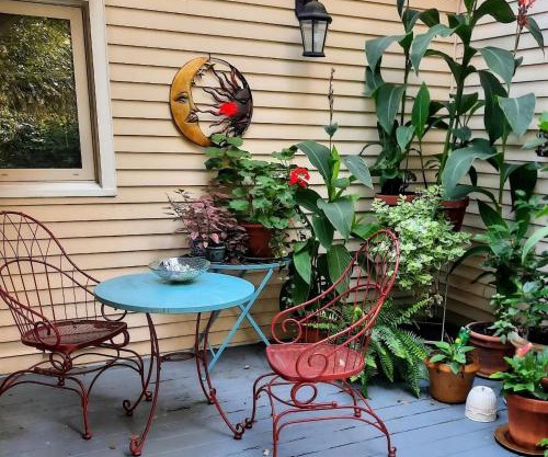 The Perfect Wine Trails Location - The Garden Suite