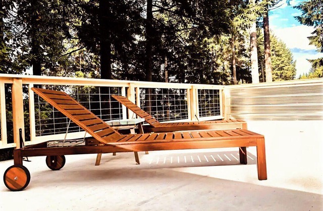 The Perfectly Peaceful Wildflower house & Daisy the Travelux Trailer