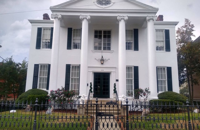 The Pillars in Natchez B&B