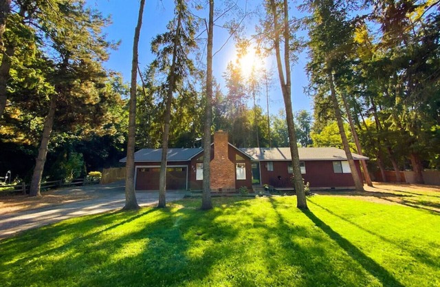 The Pines, Newly Remodeled Lodge-Style Home in Quiet Cul-de-Sac