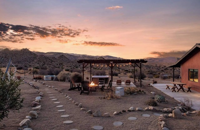 The Pioneertown House: A Couples Getaway 20 mins ➔ La Copine