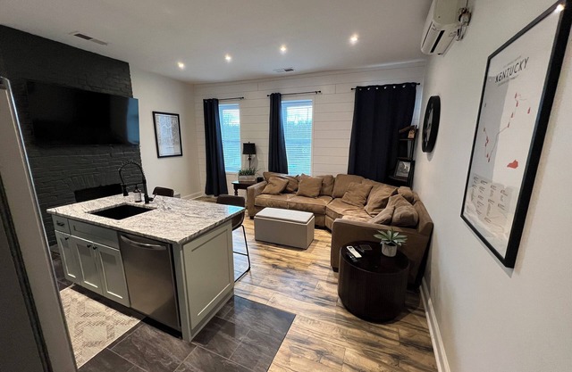 The Point is a spacious and completely renovated one bedroom apartment.