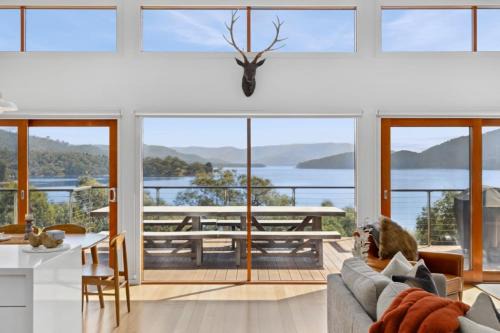 The Point Lakehouse Taylor Bay