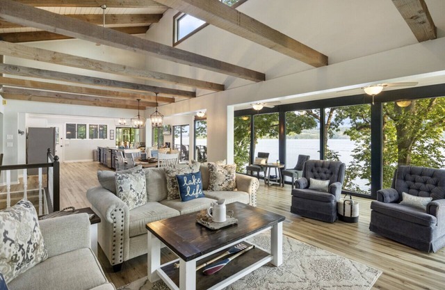 The Point of View! - Private Dock and Bar!