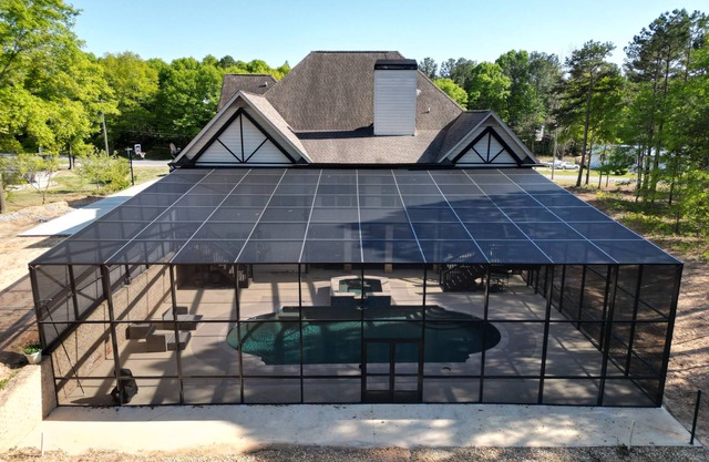 The Pool Palace - Modern 2500 sq ft 2-bdrm apartment w/ an enclosed heated pool!