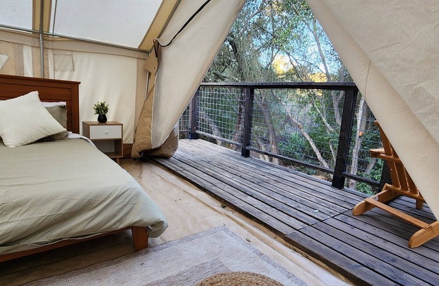 Creekside Glamping with Splitrock Valley Views