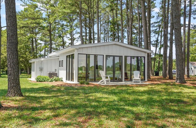The Porter's Barn - fancy little waterfront home with deep-water boat dock and firepit