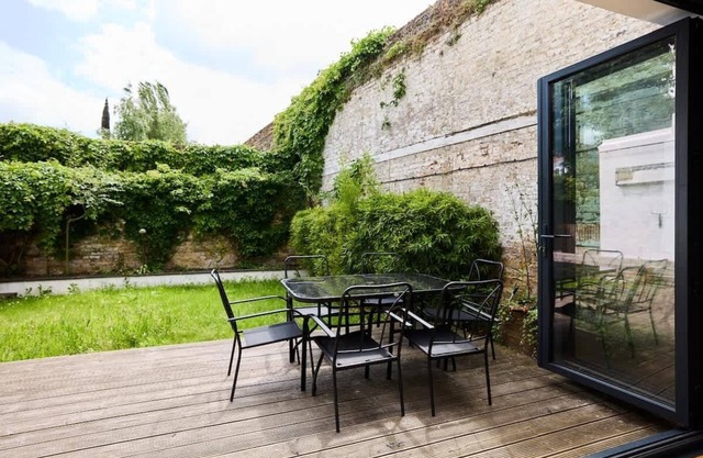 The Putney Wonder - Dazzling 3 Bdr Flat with