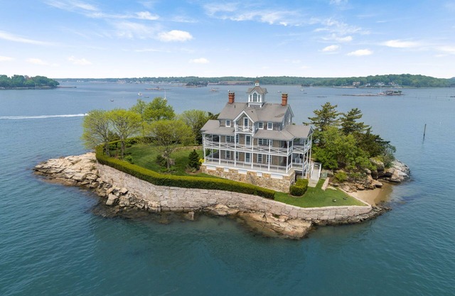 The Queen of the Thimble Islands