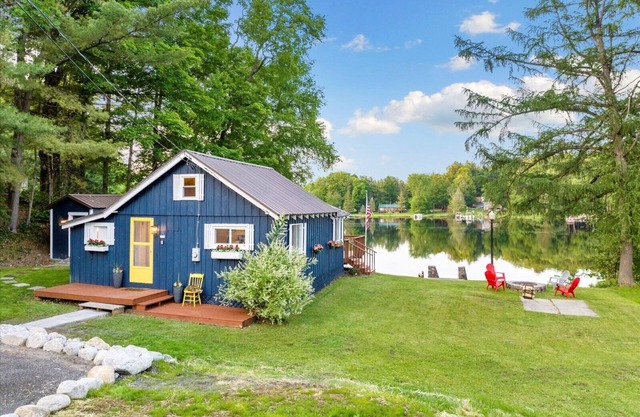 The quintessential lakeside cabin. Tradition meets today. Family, friends, pets!